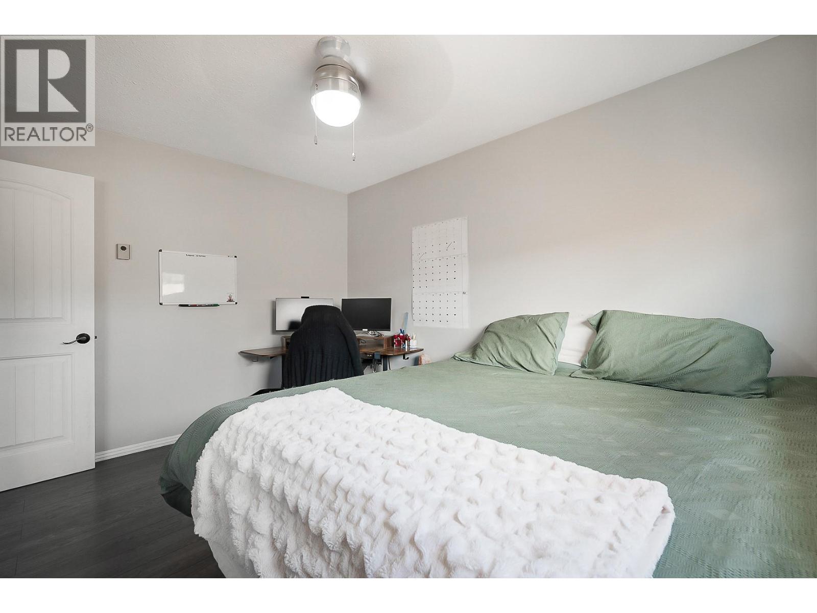2305 39 Street, Vernon, BC - Indoor Photo Showing Bedroom