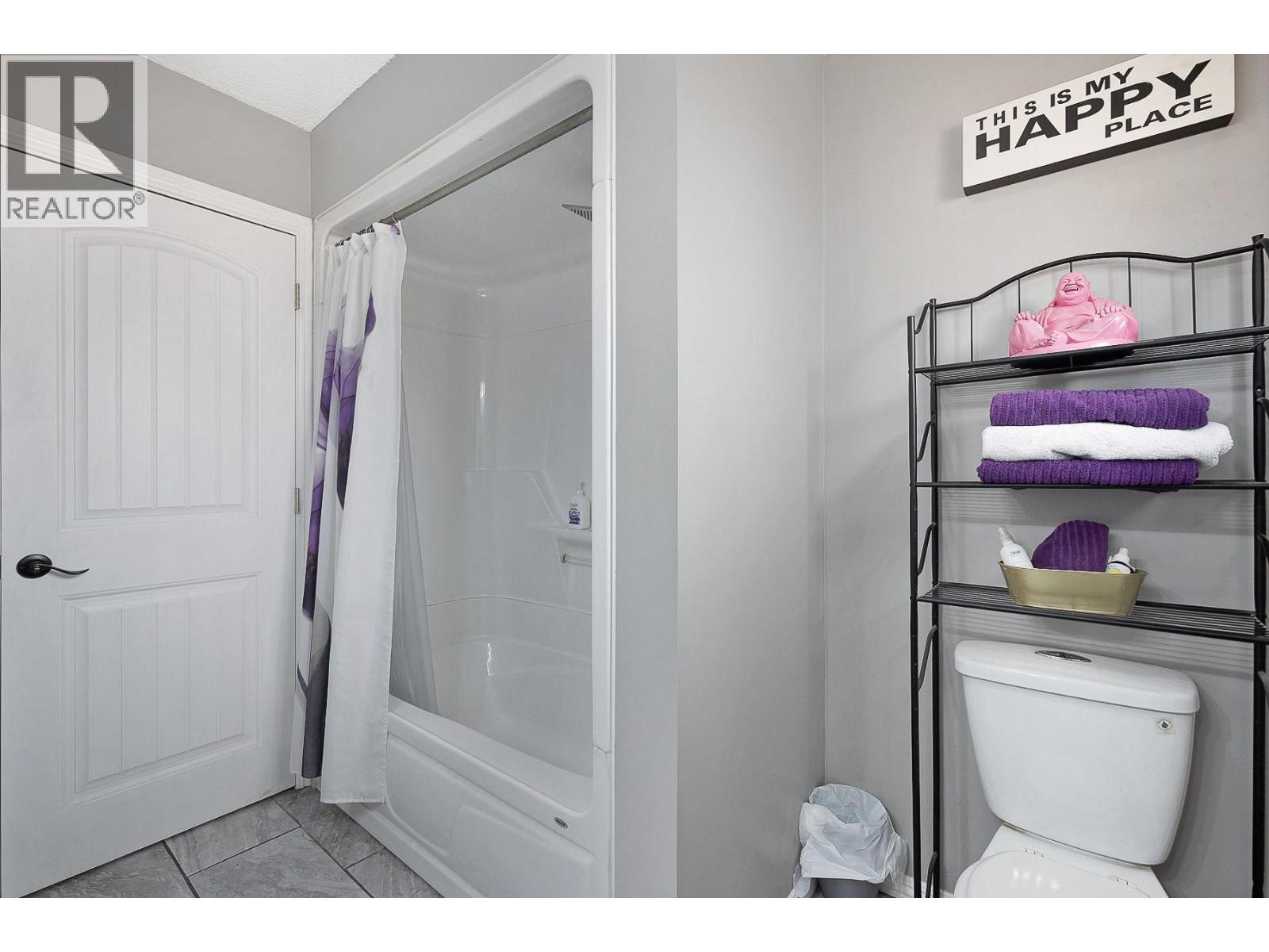 2305 39 Street, Vernon, BC - Indoor Photo Showing Bathroom