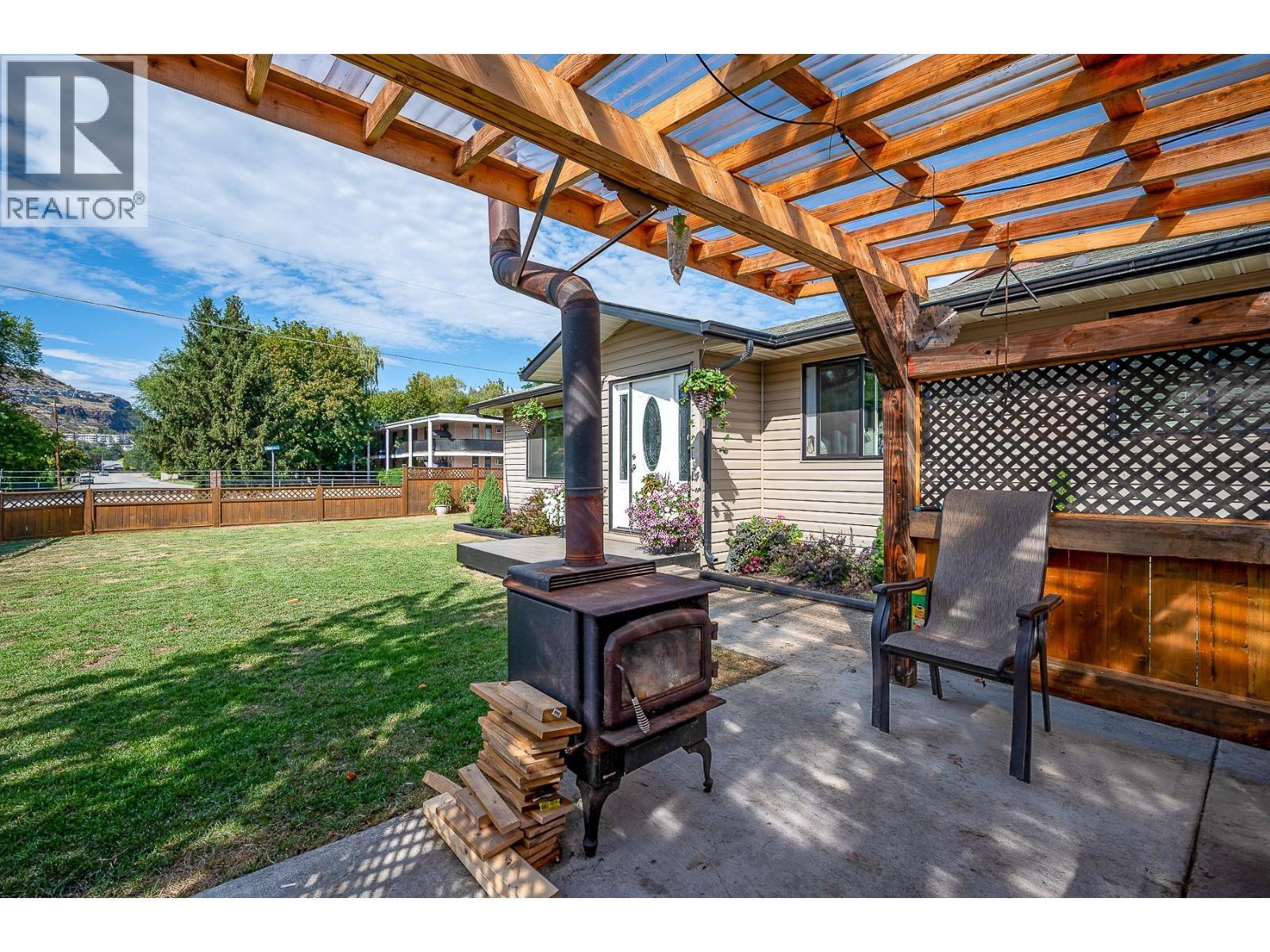 2305 39 Street, Vernon, BC - Outdoor With Deck Patio Veranda