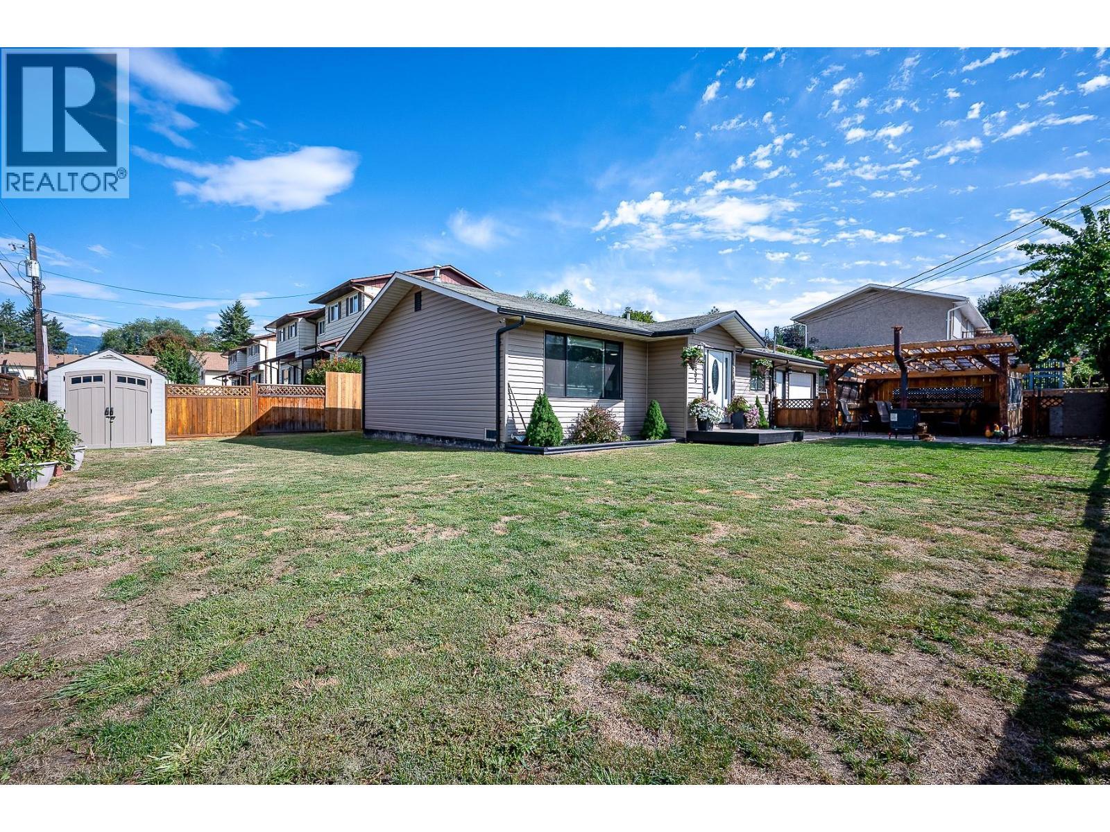 2305 39 Street, Vernon, BC - Outdoor