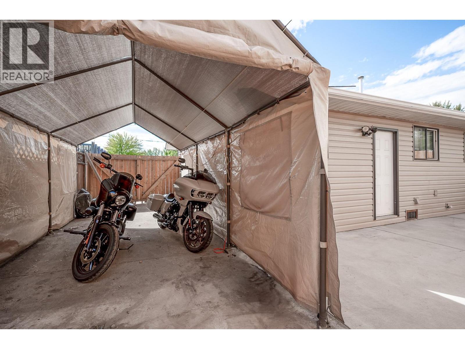 2305 39 Street, Vernon, BC - Outdoor With Exterior