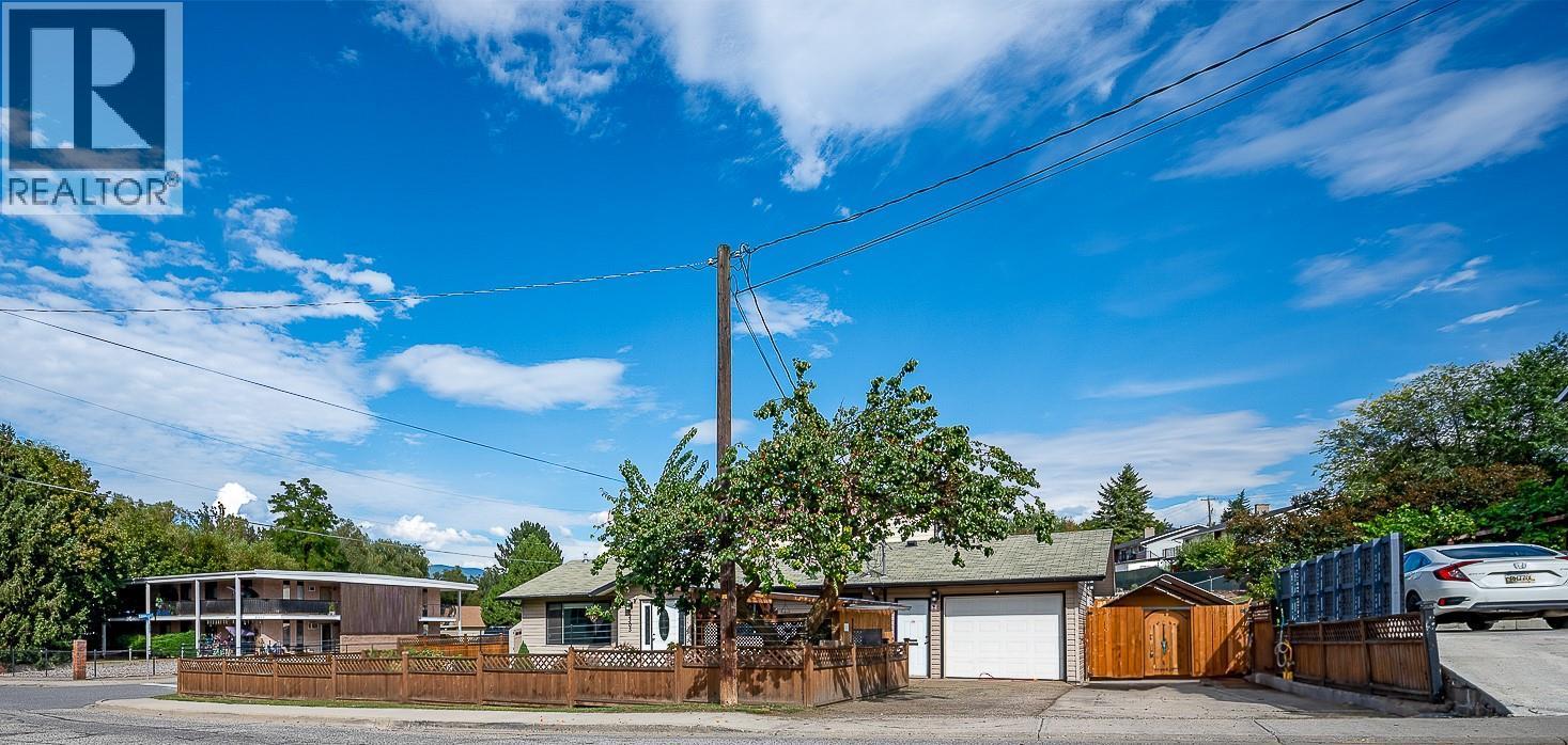 2305 39 Street, Vernon, BC - Outdoor