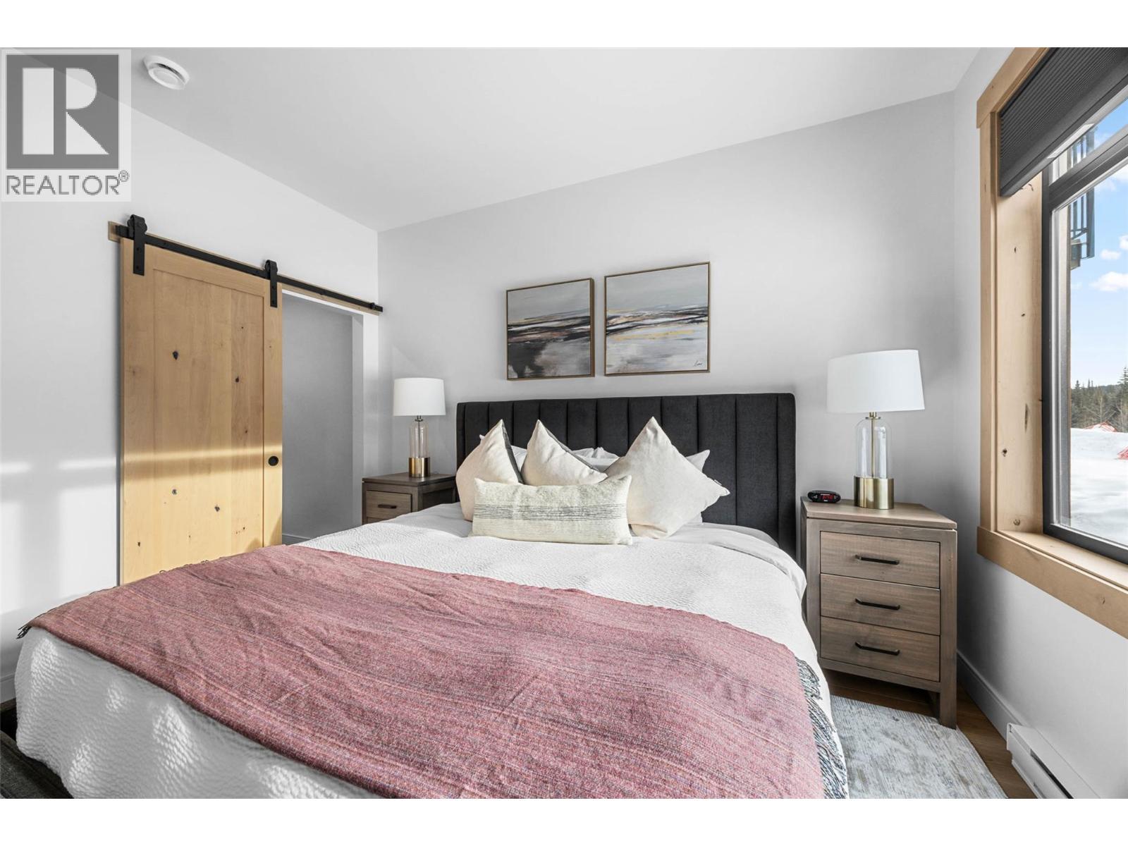 7005 Mcgillivray Lake Drive Unit# 13, Sun Peaks, BC - Indoor Photo Showing Bedroom