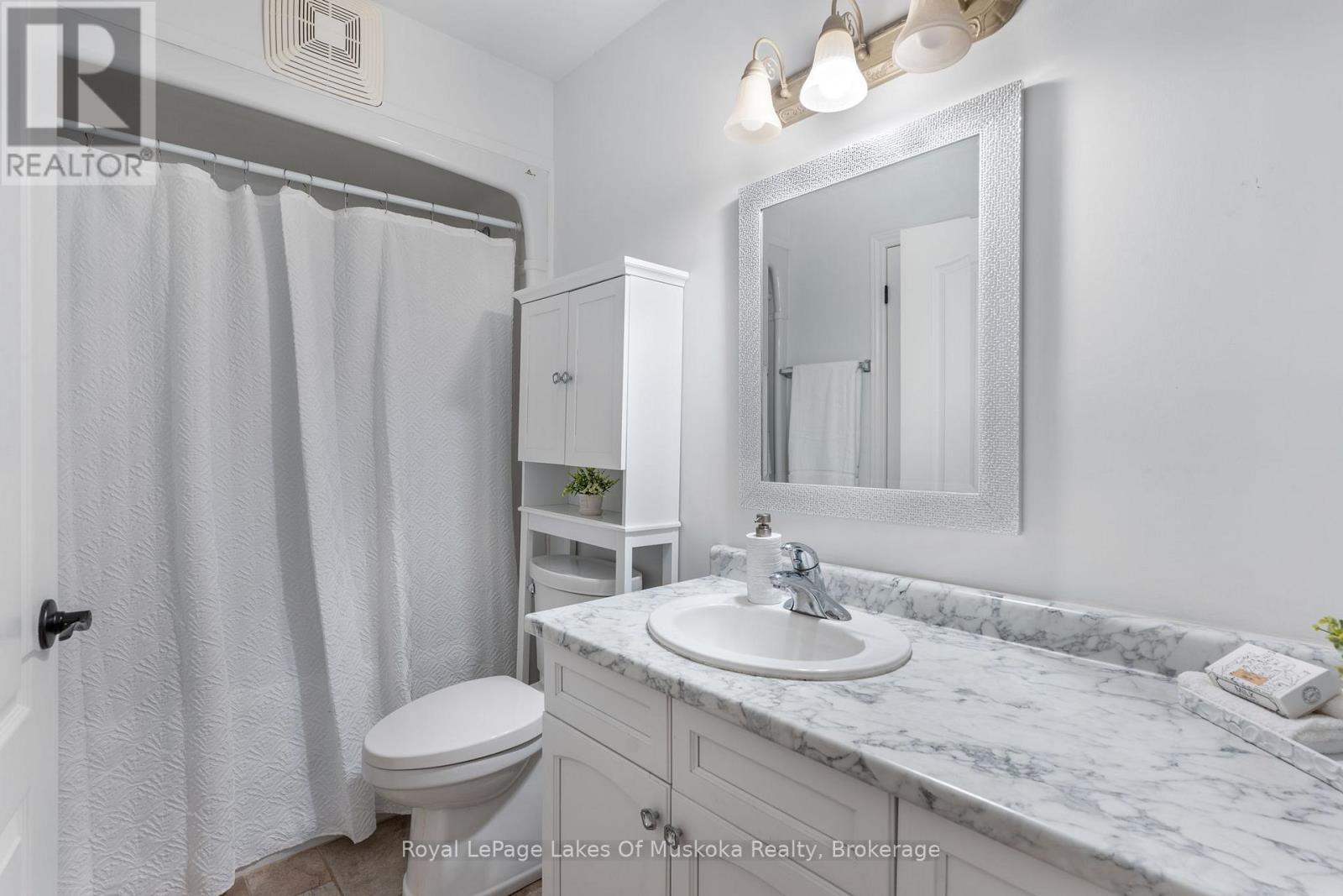 308 - 24 Ontario Street, Bracebridge (Macaulay), ON - Indoor Photo Showing Bathroom