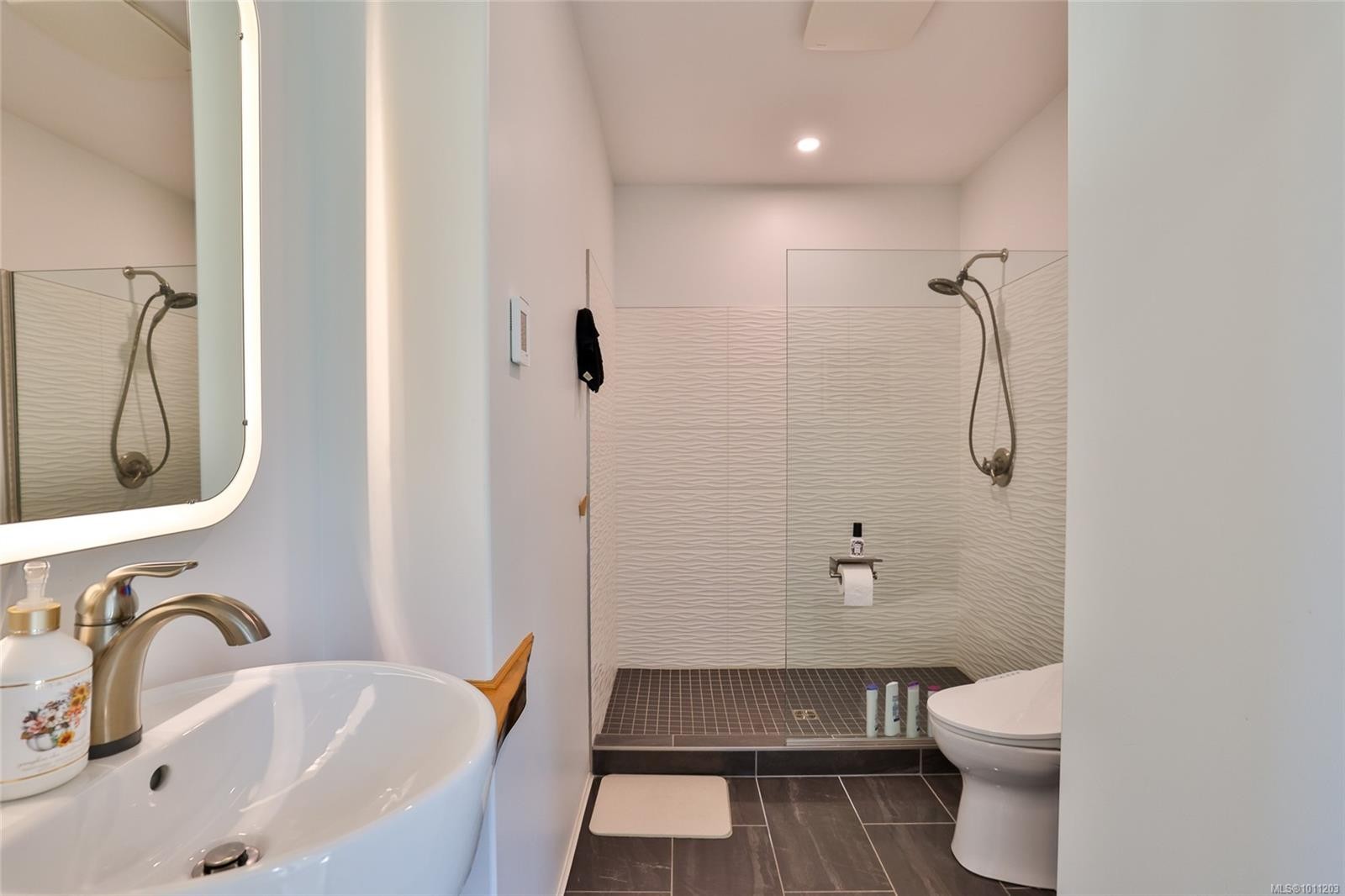 7215 Rupert St, Port Hardy, BC