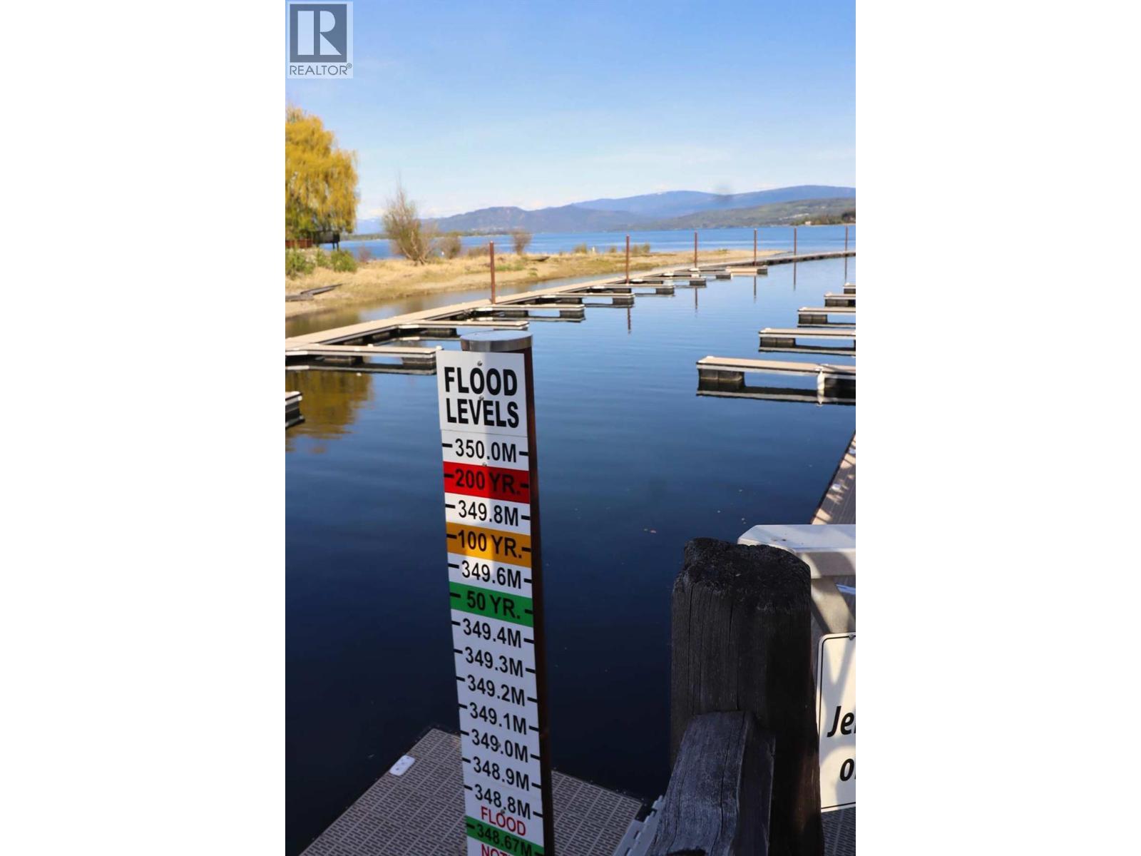 67 Cottonwood Drive, Lee Creek, BC