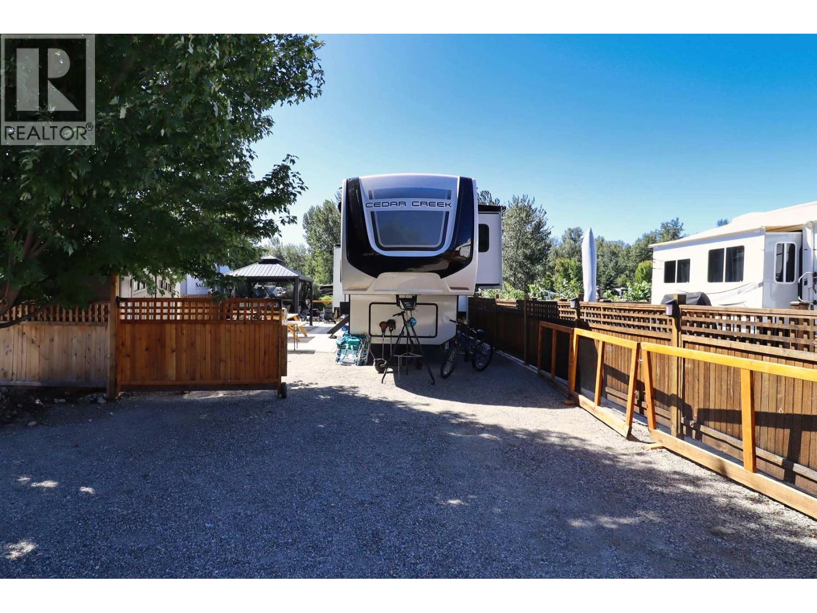 67 Cottonwood Drive, Lee Creek, BC