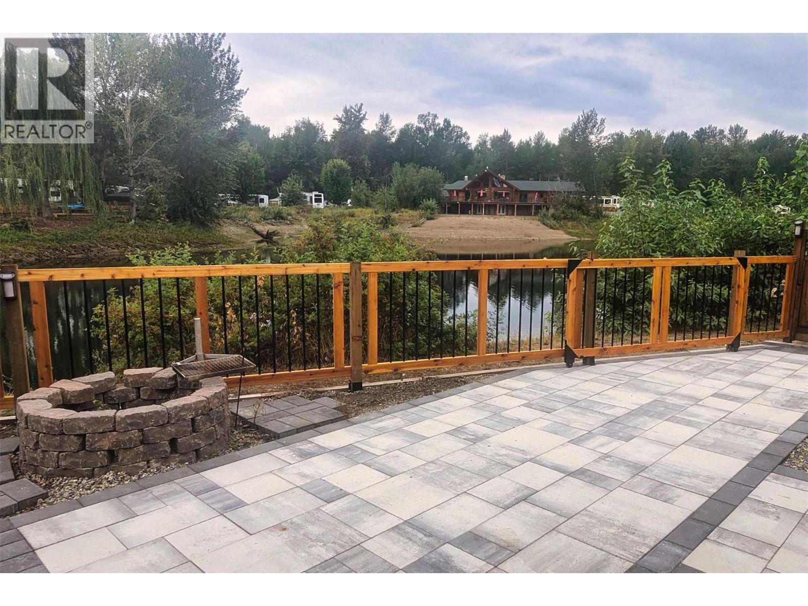 67 Cottonwood Drive, Lee Creek, BC