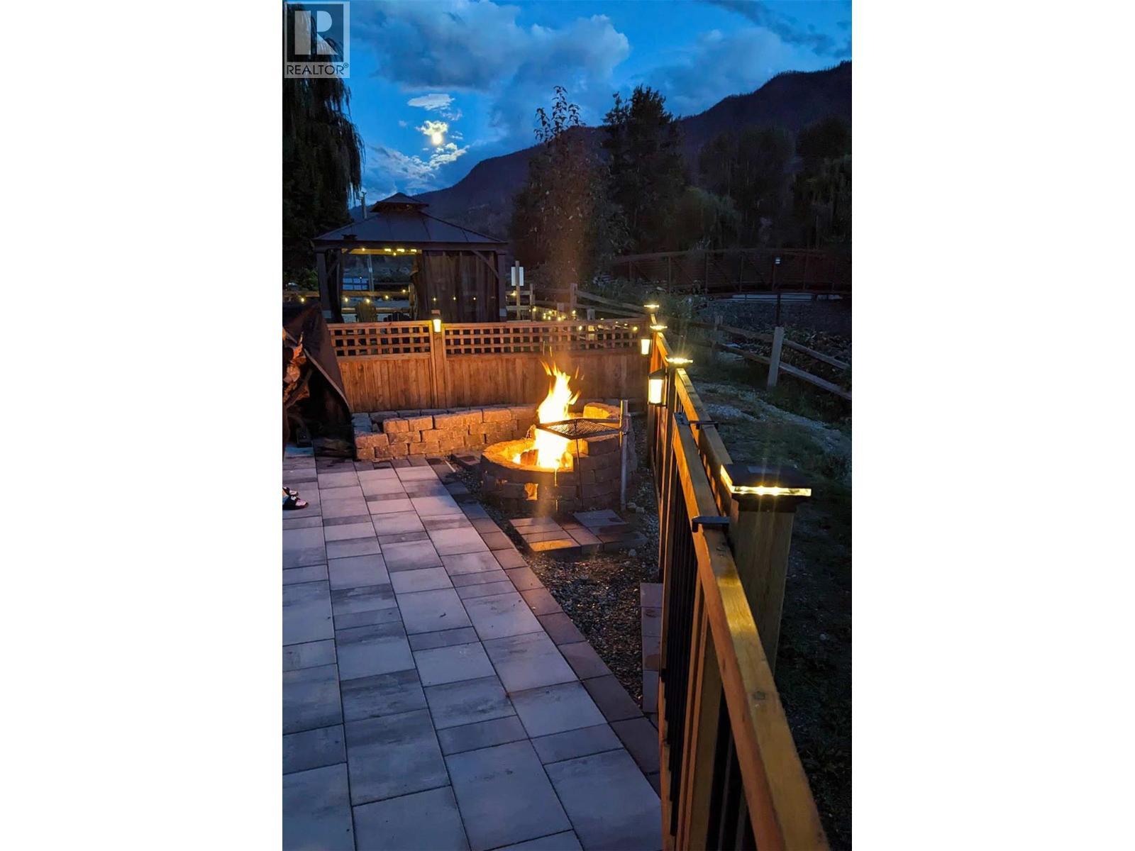 67 Cottonwood Drive, Lee Creek, BC