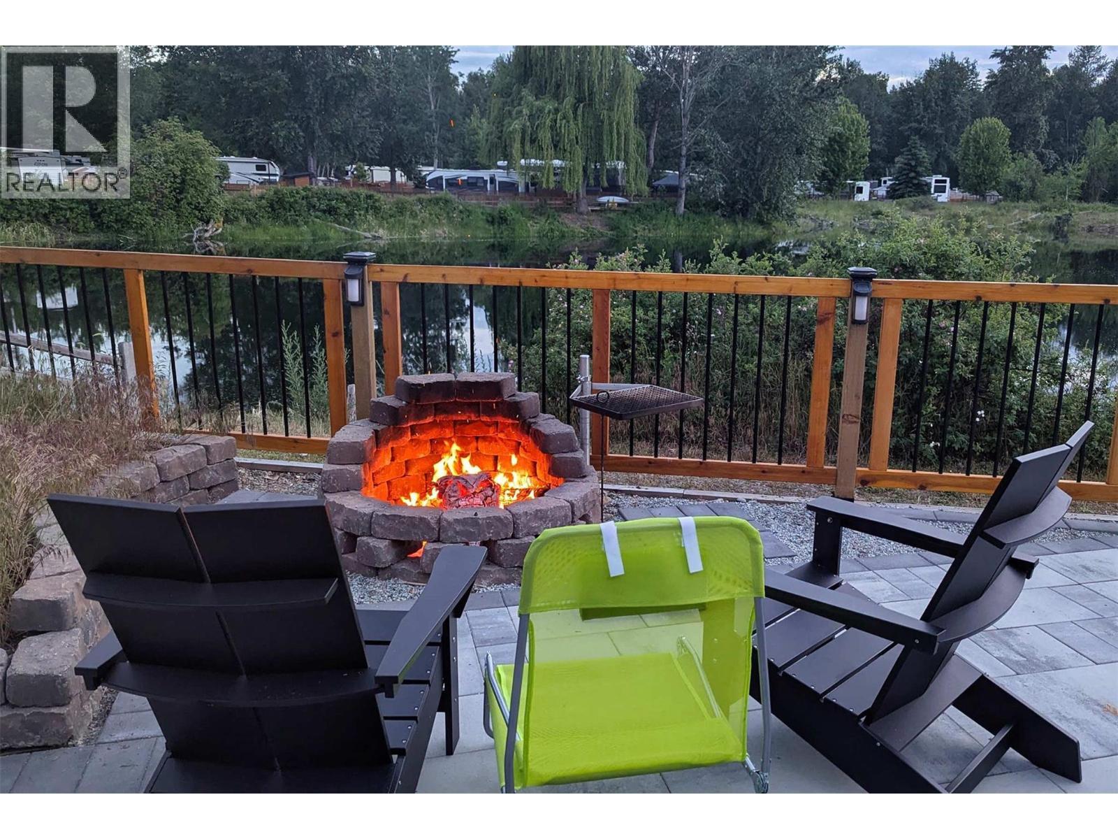 67 Cottonwood Drive, Lee Creek, BC