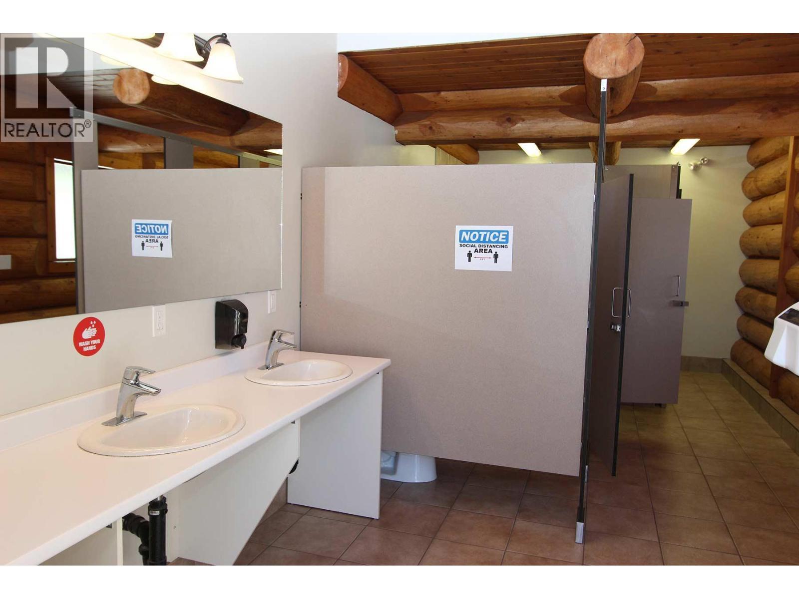 67 Cottonwood Drive, Lee Creek, BC