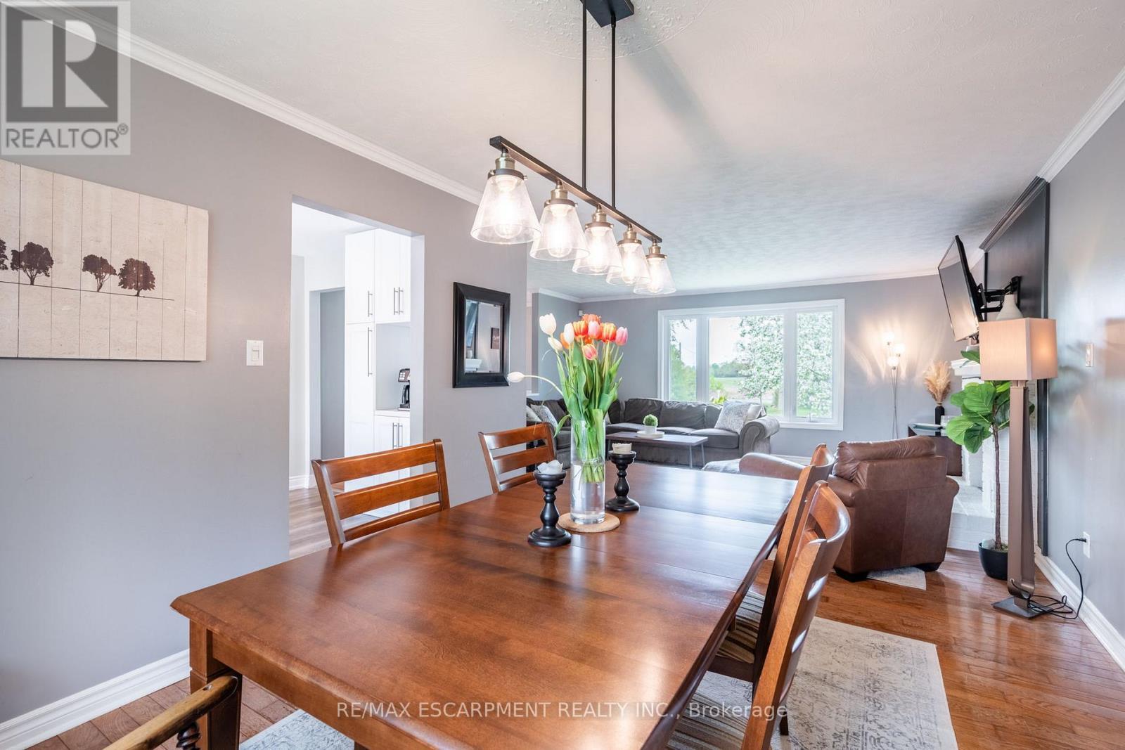 152 Concession 7 Road E, Hamilton, ON - Indoor Photo Showing Dining Room