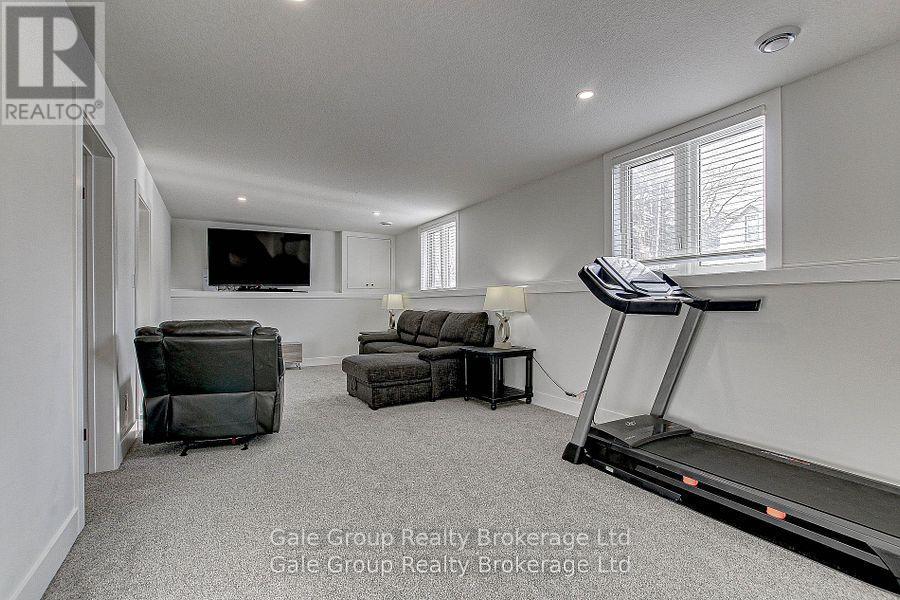 95 Henry Street, Strathroy-Caradoc (Se), ON - Indoor Photo Showing Gym Room