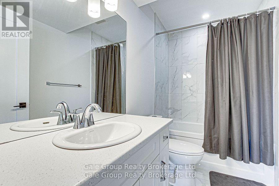 95 Henry Street, Strathroy-Caradoc (Se), ON - Indoor Photo Showing Bathroom