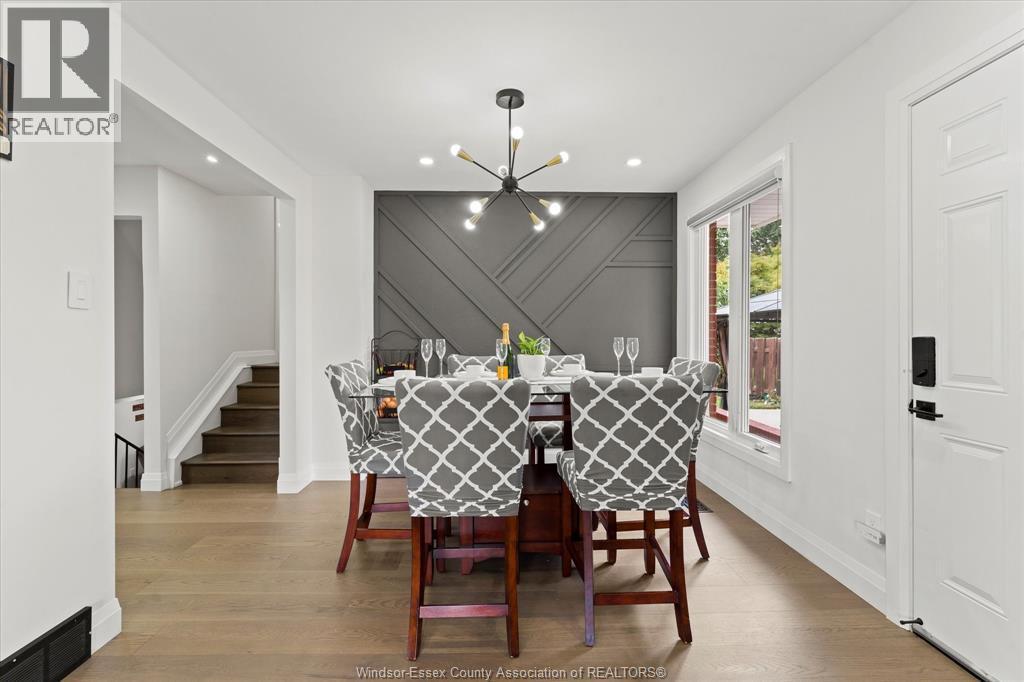 9248 Esplanade Drive, Windsor, ON - Indoor Photo Showing Dining Room