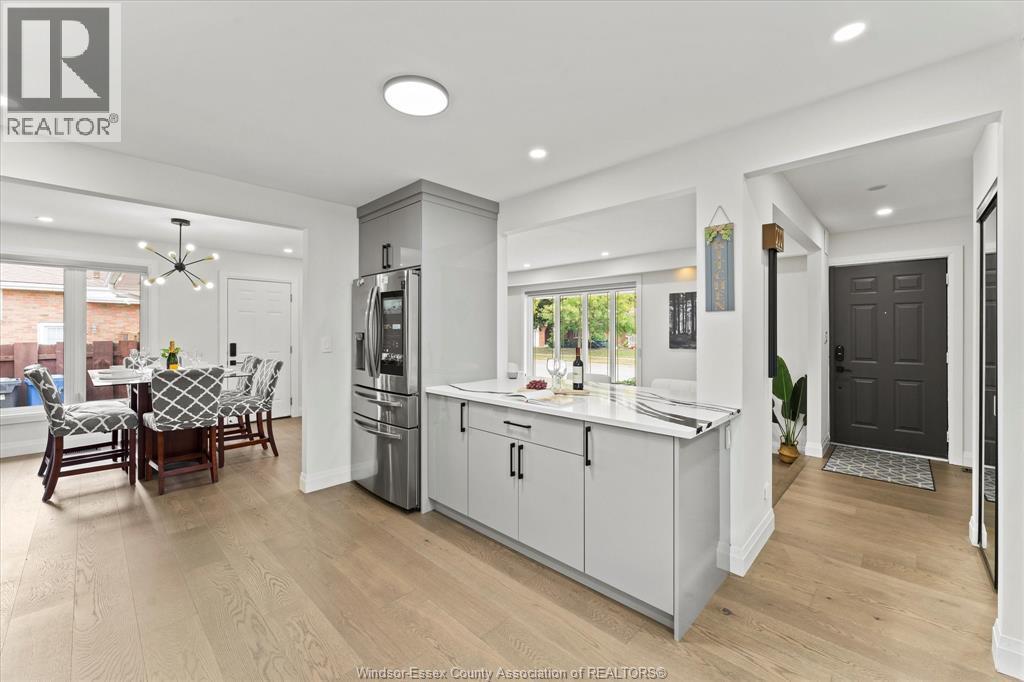 9248 Esplanade Drive, Windsor, ON - Indoor