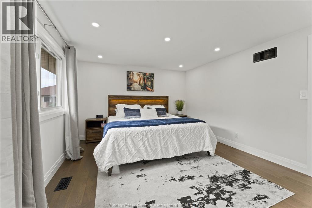 9248 Esplanade Drive, Windsor, ON - Indoor Photo Showing Bedroom