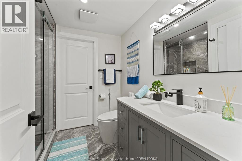 9248 Esplanade Drive, Windsor, ON - Indoor Photo Showing Bathroom