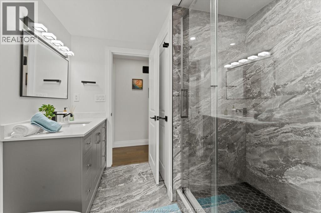 9248 Esplanade Drive, Windsor, ON - Indoor Photo Showing Bathroom