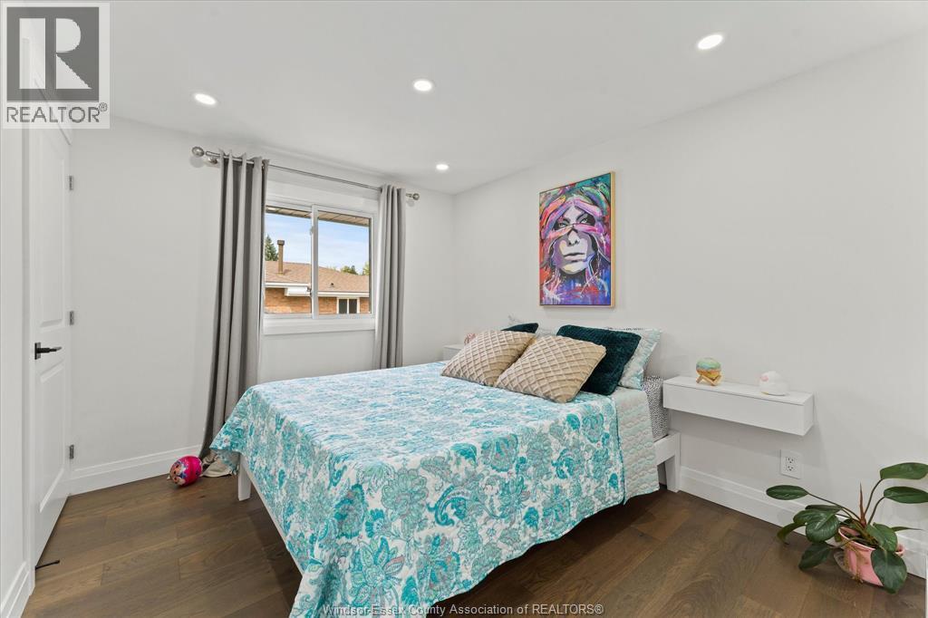 9248 Esplanade Drive, Windsor, ON - Indoor Photo Showing Bedroom