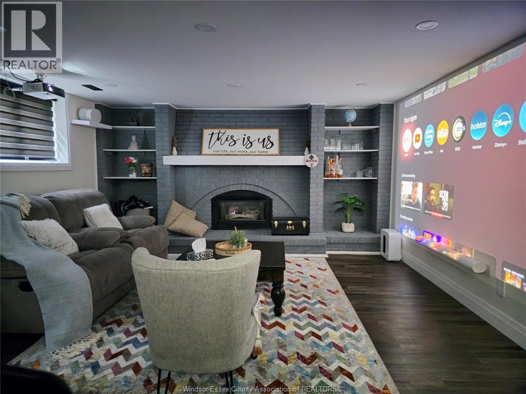 9248 Esplanade Drive, Windsor, ON - Indoor Photo Showing Living Room With Fireplace