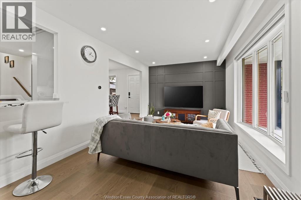 9248 Esplanade Drive, Windsor, ON - Indoor