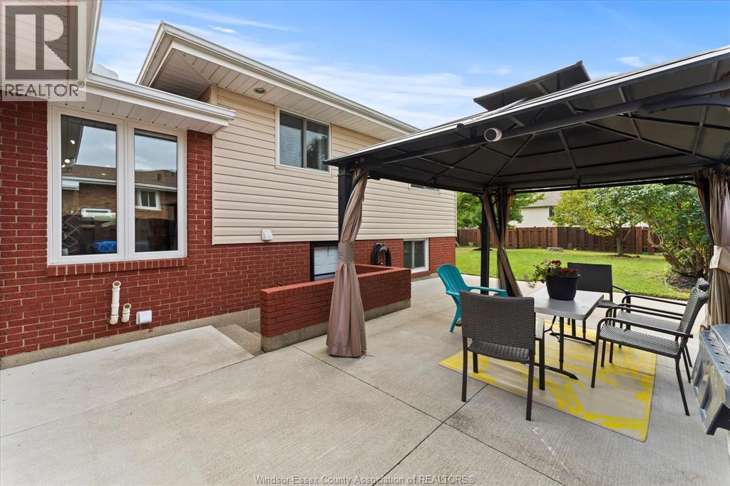 9248 Esplanade Drive, Windsor, ON - Outdoor With Exterior