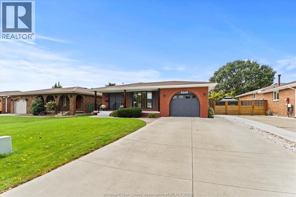 9248 Esplanade Drive, Windsor, ON - Outdoor With Facade