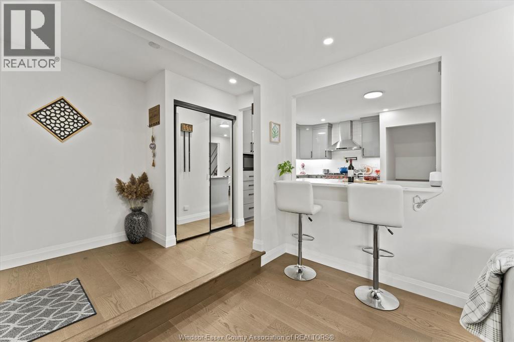 9248 Esplanade Drive, Windsor, ON - Indoor