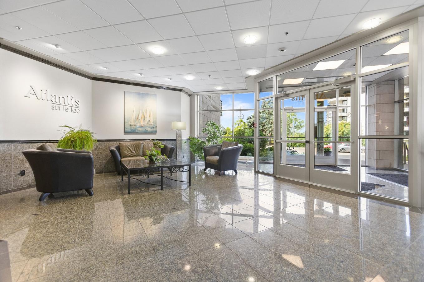 Réception - 717-18 Ch. Du Bord-Du-Lac-Lakeshore, Pointe-Claire, QC - Indoor Photo Showing Other Room