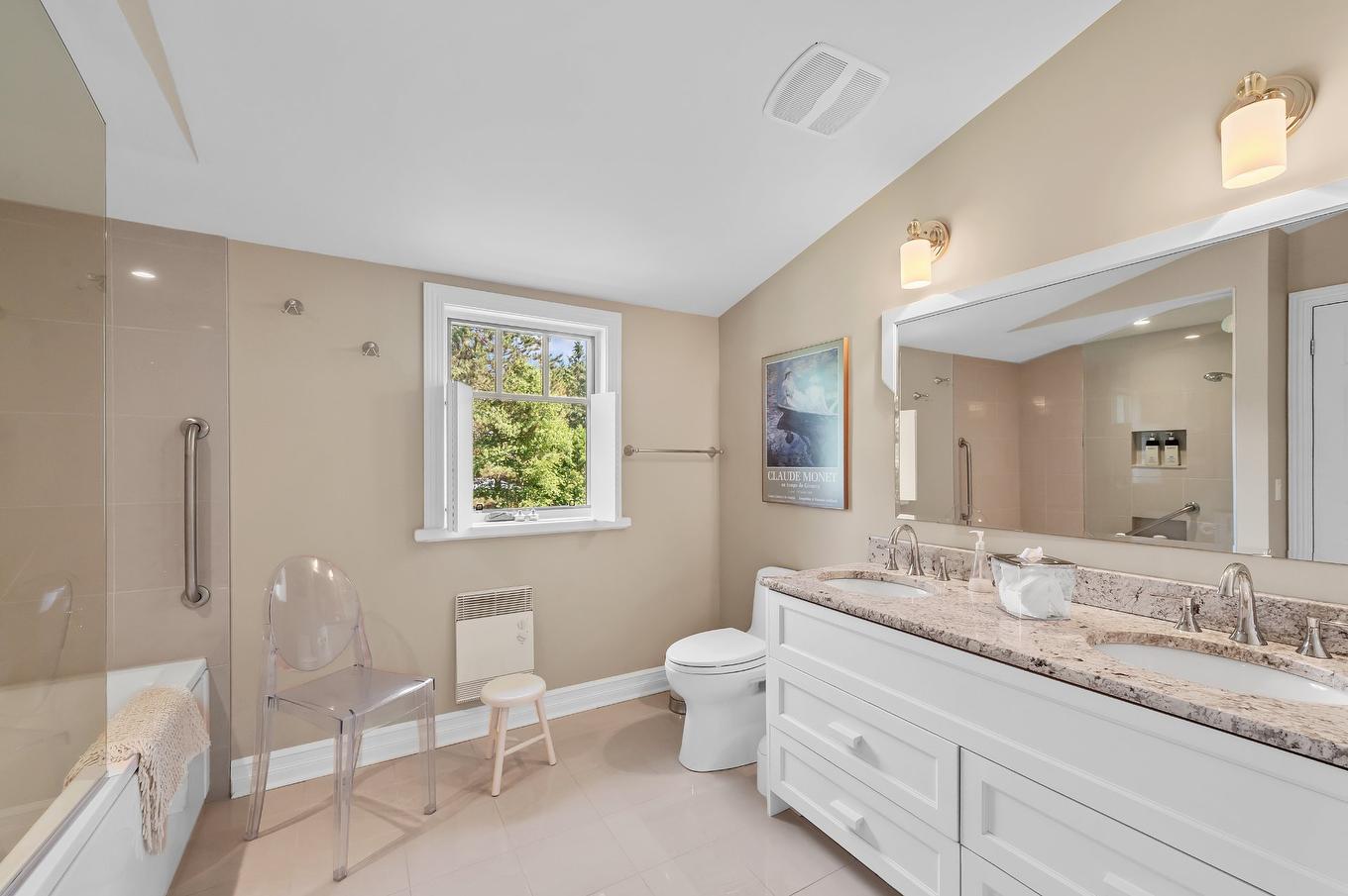 Bathroom - 169 Ch. Du Tour-Du-Lac, Sainte-Agathe-Des-Monts, QC - Indoor Photo Showing Bathroom