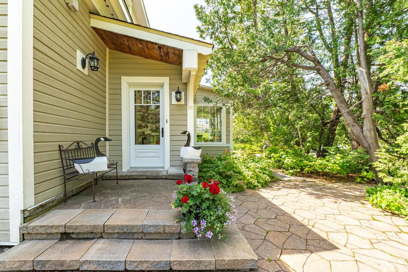 Exterior entrance - 169 Ch. Du Tour-Du-Lac, Sainte-Agathe-Des-Monts, QC - Outdoor