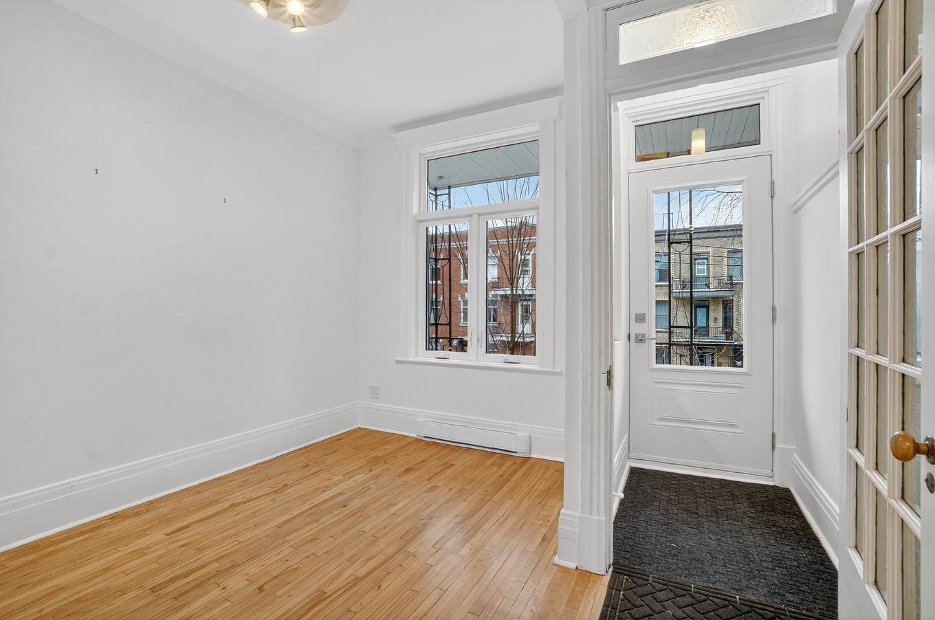 Living room - 5015 Rue Fabre, Montréal (Le Plateau-Mont-Royal), QC - Indoor Photo Showing Other Room