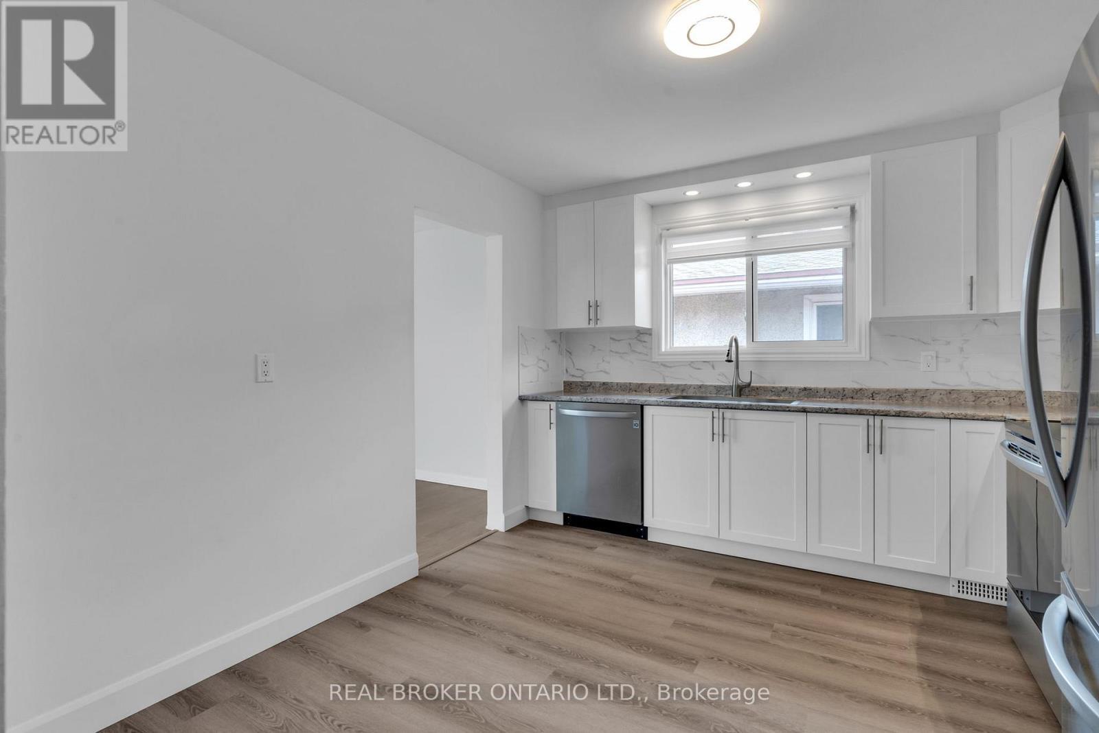 Eat-In Kitchen - 2659 Conn Street, Ottawa, ON - Indoor Photo Showing Kitchen With Stainless Steel Kitchen