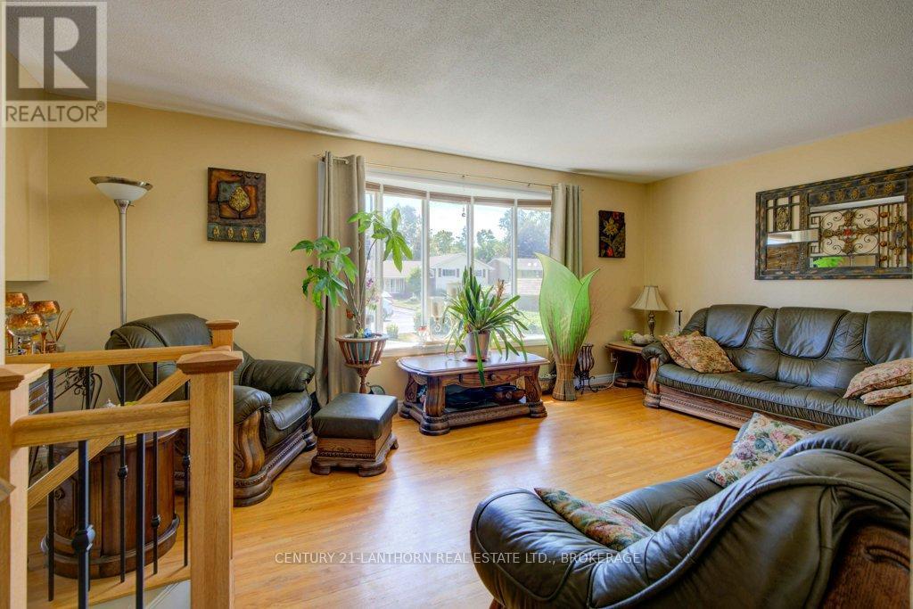 197 King Street, Greater Napanee (Greater Napanee), ON - Indoor Photo Showing Living Room