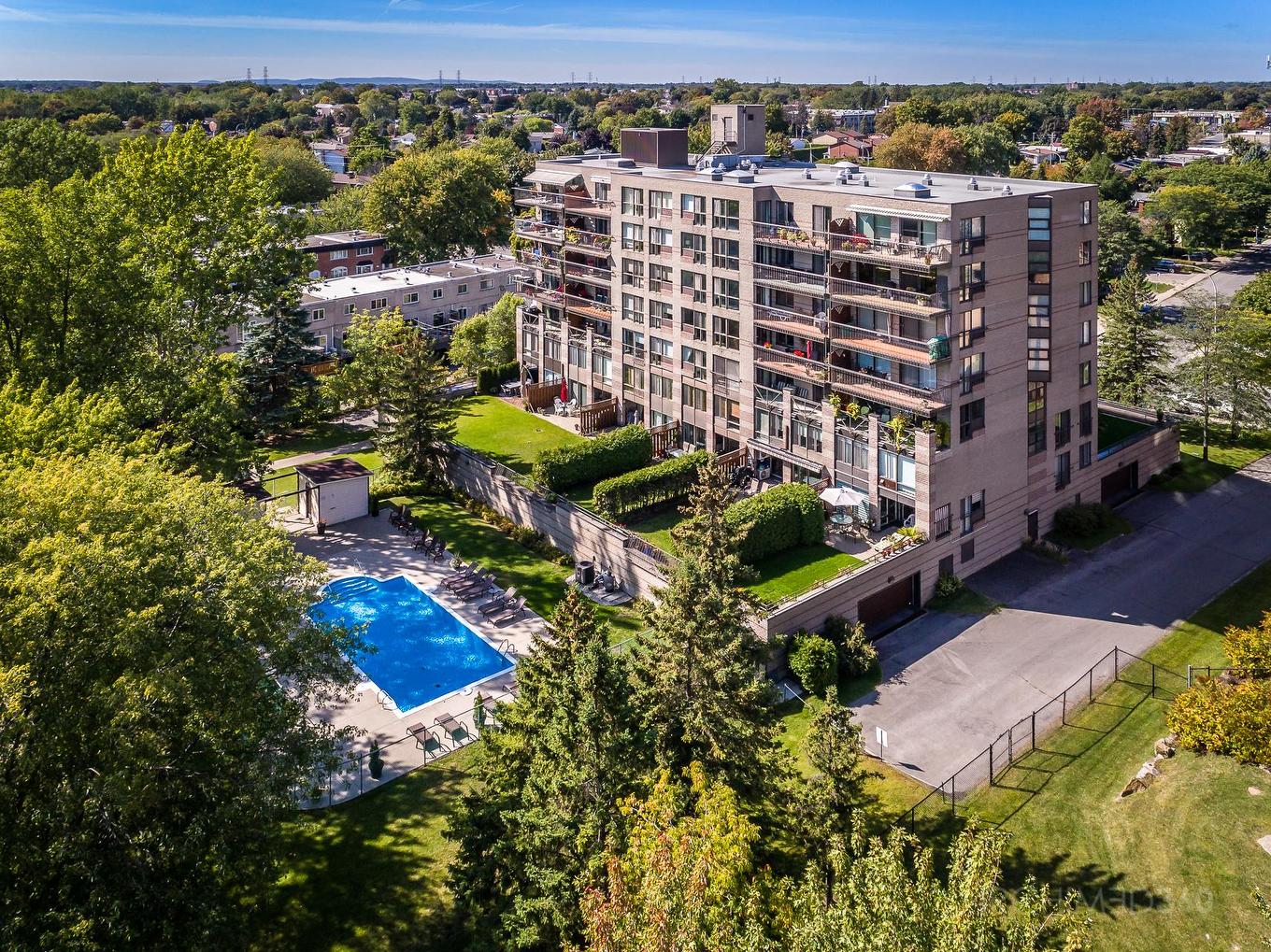 Photo aérienne - 101-4570 Ch. Des Cageux, Laval (Chomedey), QC - Outdoor With View