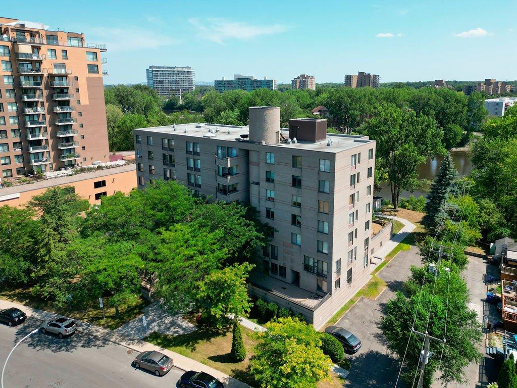 Photo aérienne - 101-4570 Ch. Des Cageux, Laval (Chomedey), QC - Outdoor