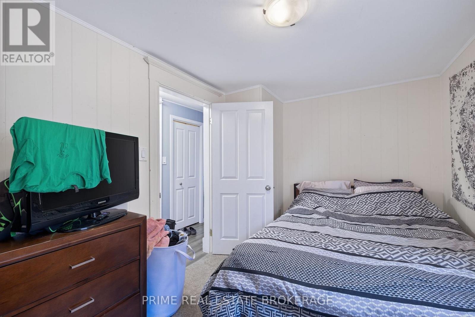 38 Hincks Street, St. Thomas, ON - Indoor Photo Showing Bedroom