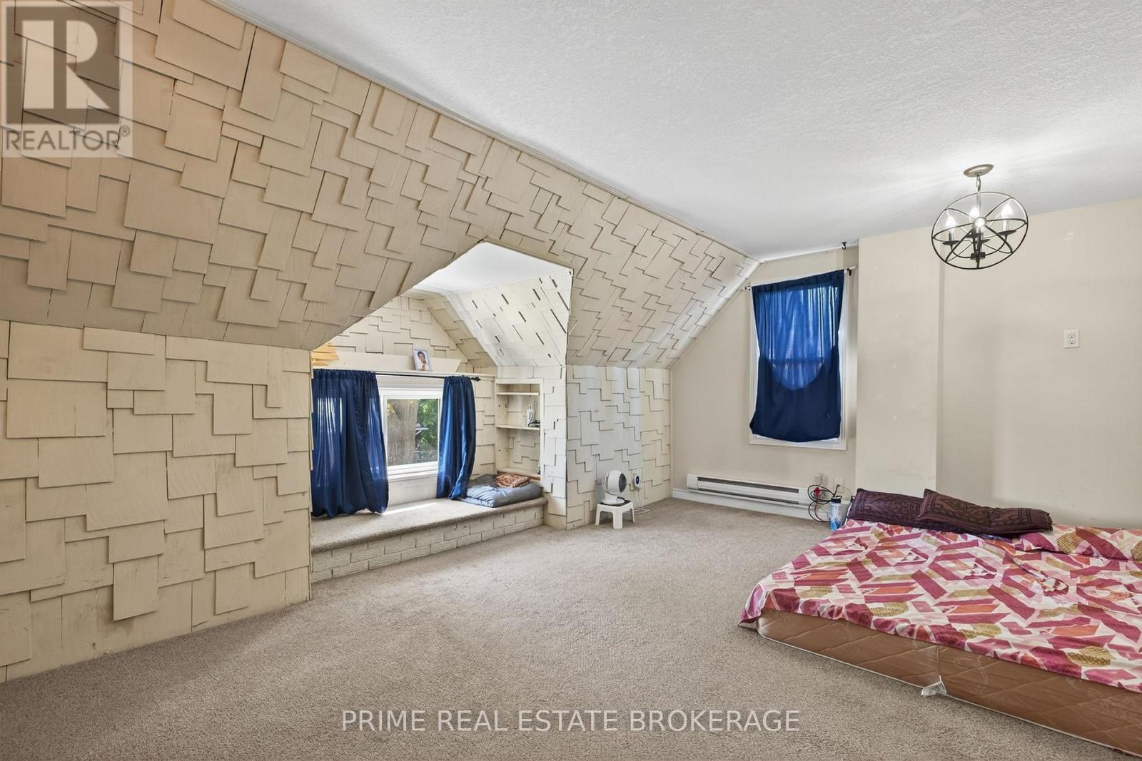 38 Hincks Street, St. Thomas, ON - Indoor Photo Showing Other Room