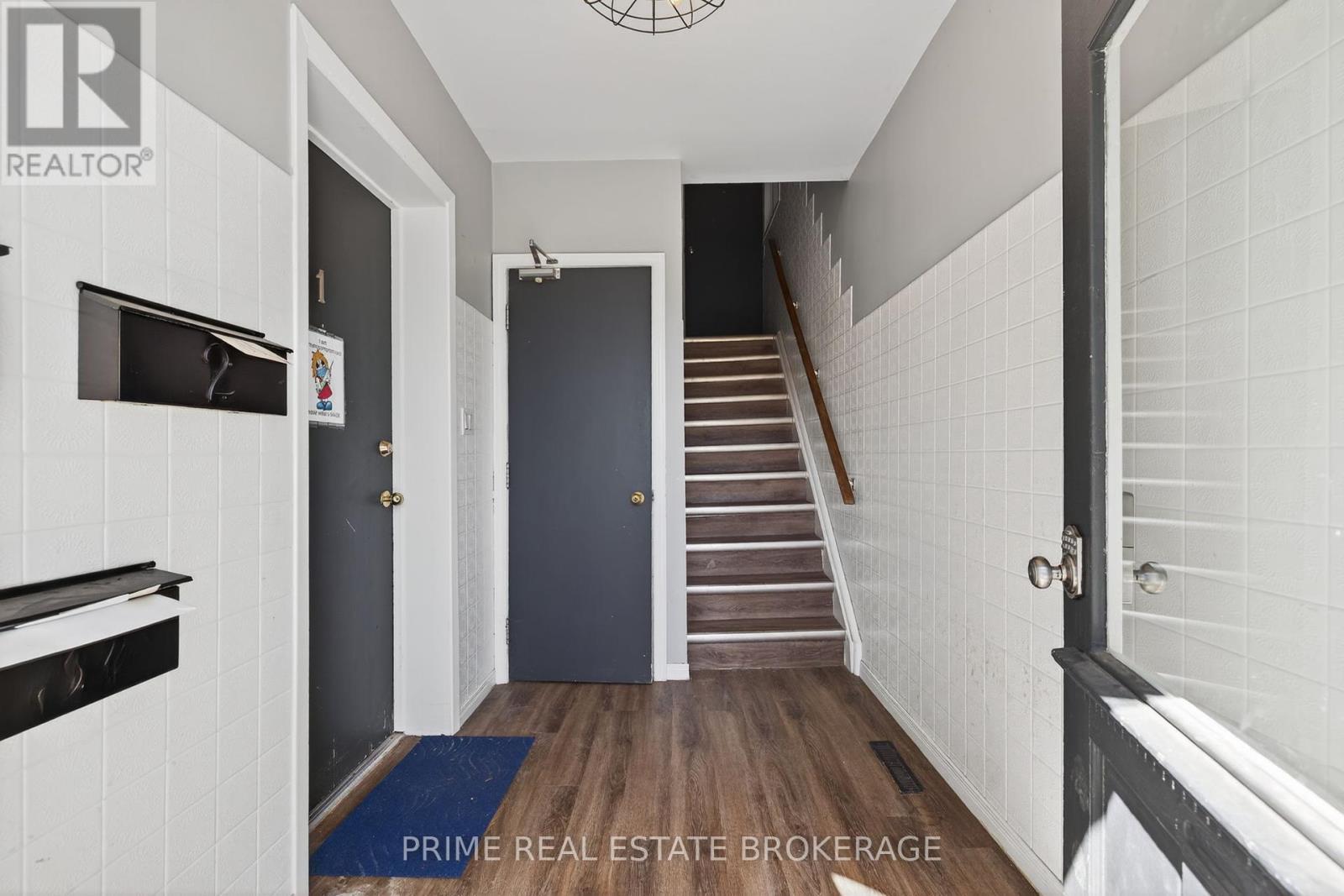 38 Hincks Street, St. Thomas, ON - Indoor Photo Showing Other Room