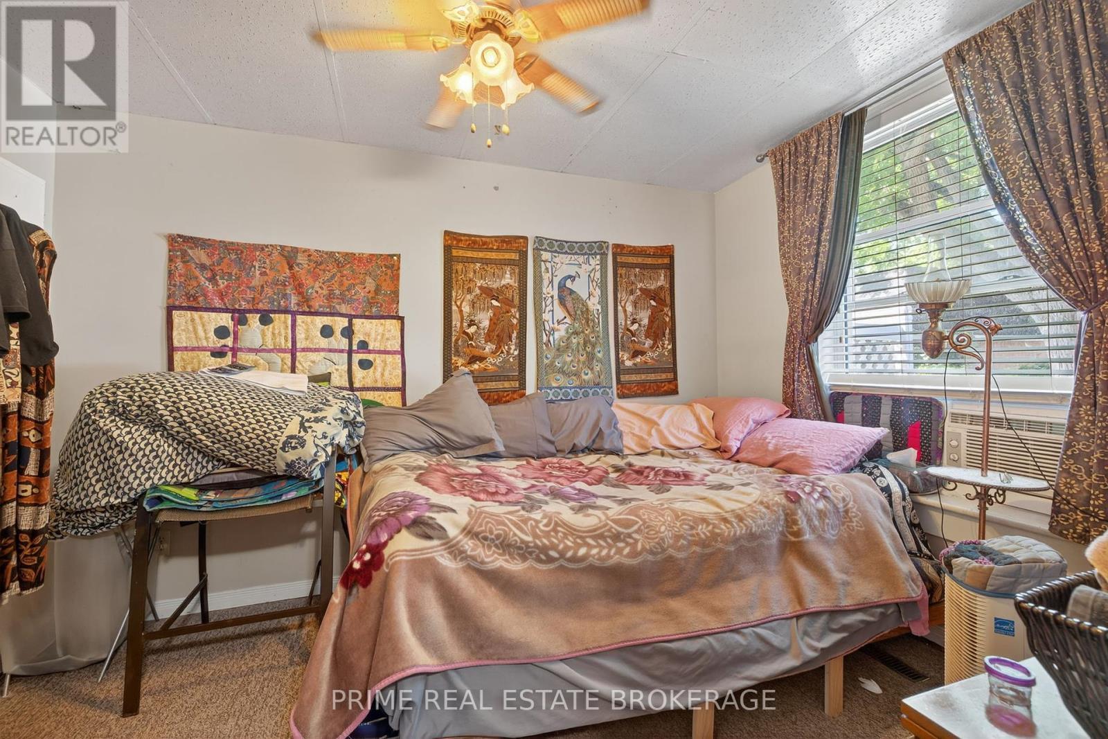38 Hincks Street, St. Thomas, ON - Indoor Photo Showing Bedroom