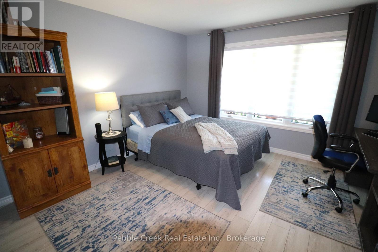 61 Lake Breeze Drive, Ashfield-Colborne-Wawanosh (Colborne), ON - Indoor Photo Showing Bedroom
