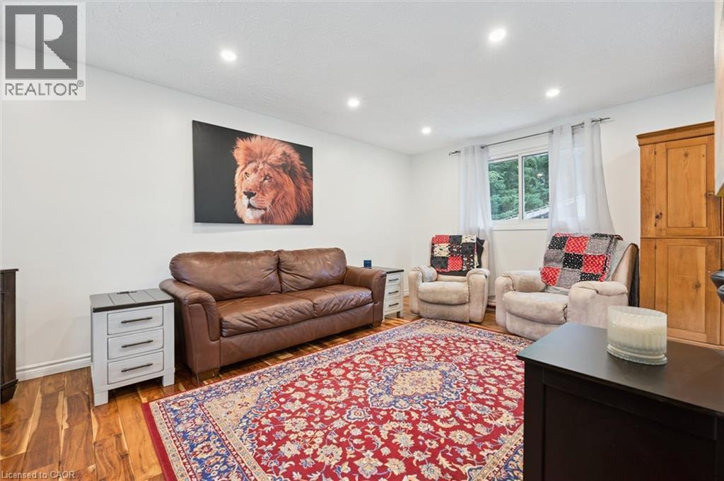 37 Victoria Crescent, Fergus, ON - Indoor Photo Showing Living Room
