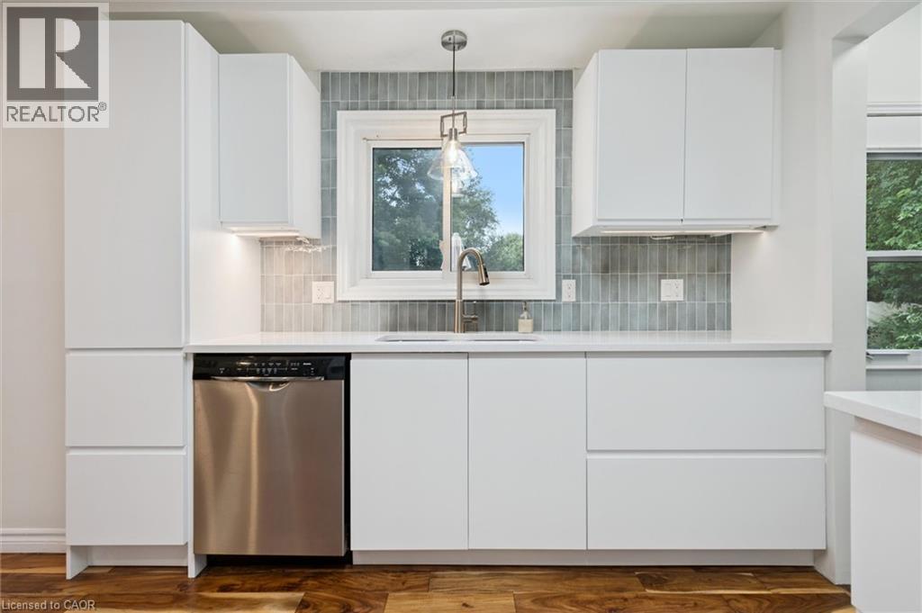 37 Victoria Crescent, Fergus, ON - Indoor Photo Showing Kitchen