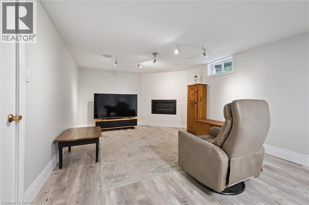 37 Victoria Crescent, Fergus, ON - Indoor