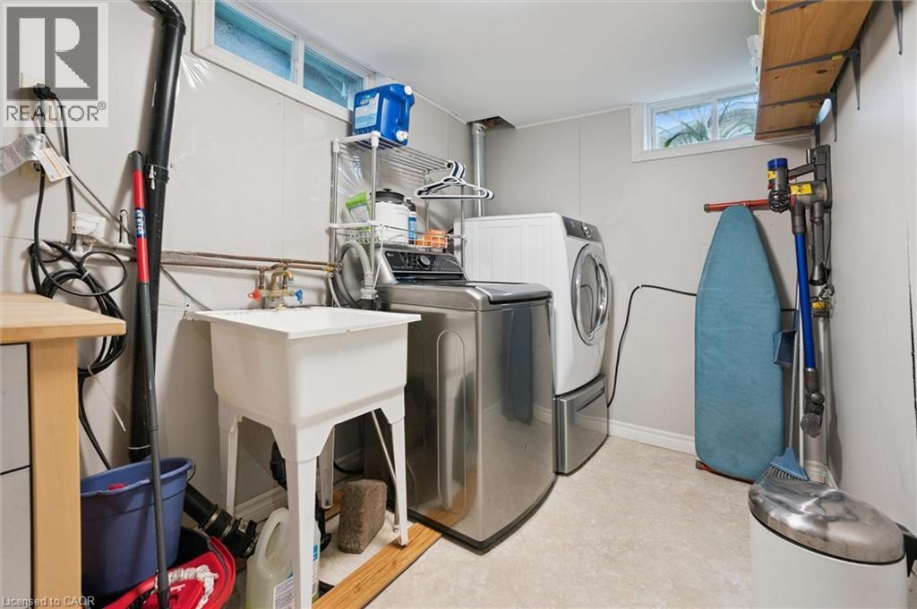 37 Victoria Crescent, Fergus, ON - Indoor Photo Showing Laundry Room