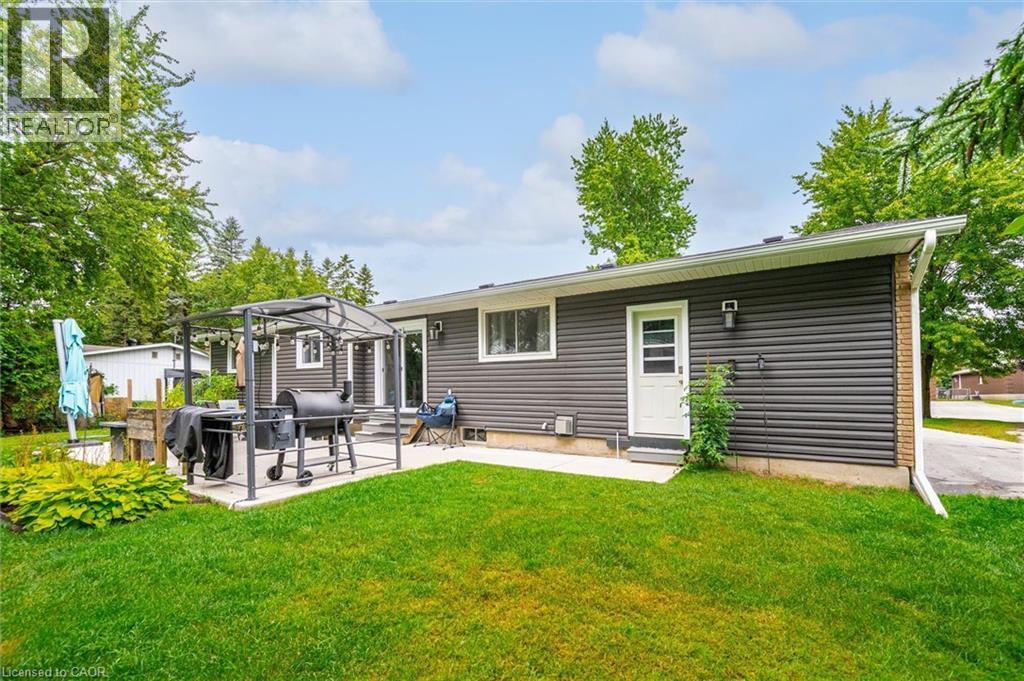 37 Victoria Crescent, Fergus, ON - Outdoor
