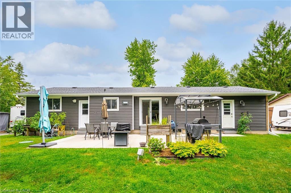 37 Victoria Crescent, Fergus, ON - Outdoor