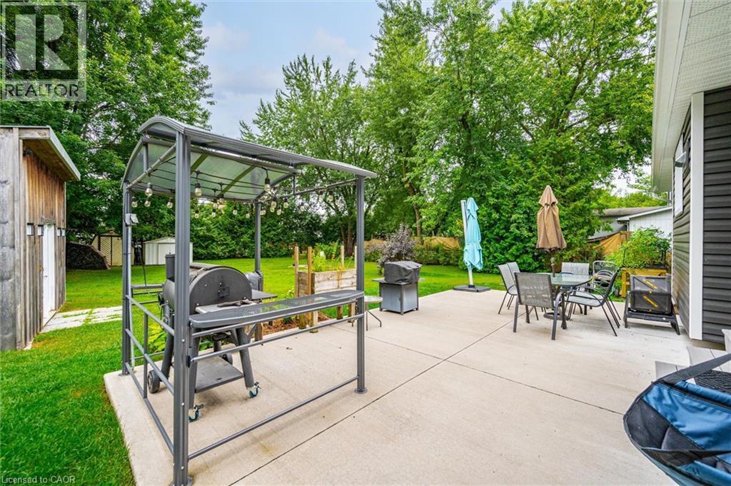 37 Victoria Crescent, Fergus, ON - Outdoor