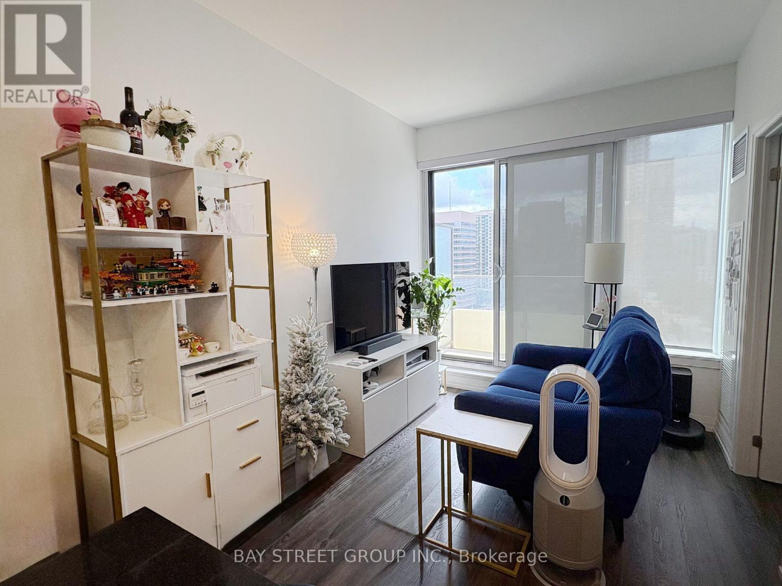 1206 - 75 Canterbury Place, Toronto, ON - Indoor Photo Showing Other Room